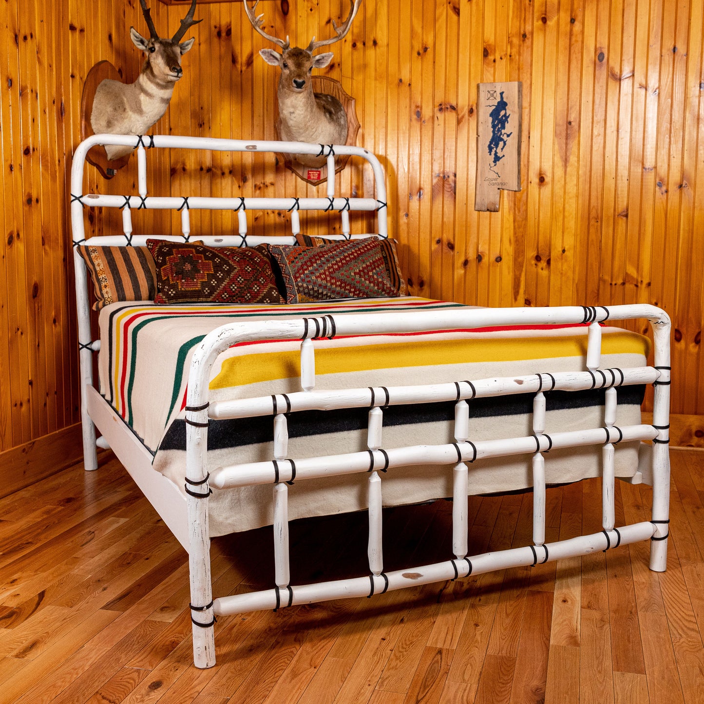 Round Up Bed White