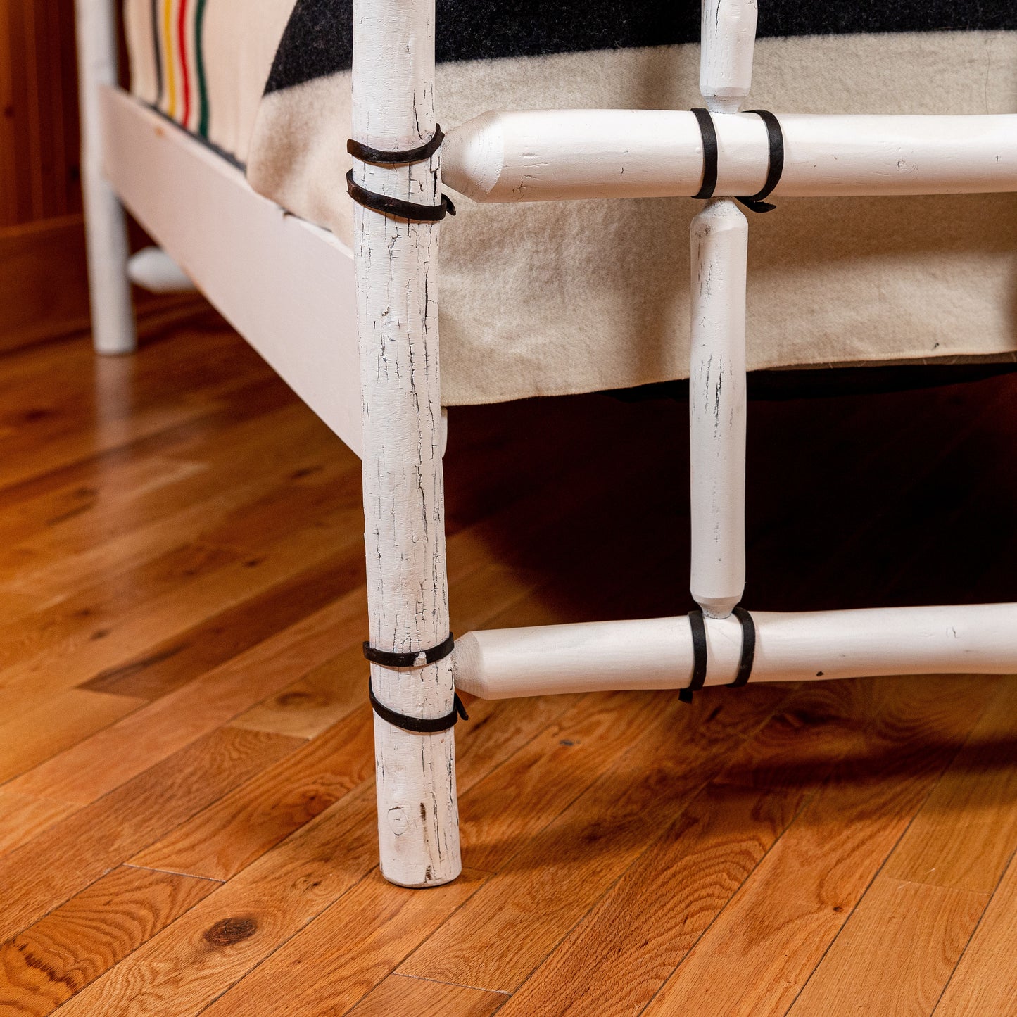 Round Up Bed White