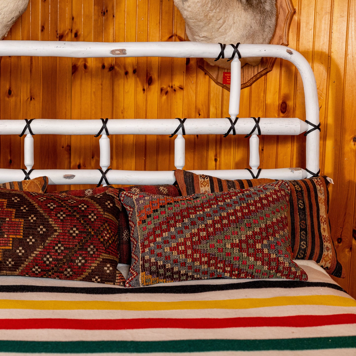 Round Up Bed White